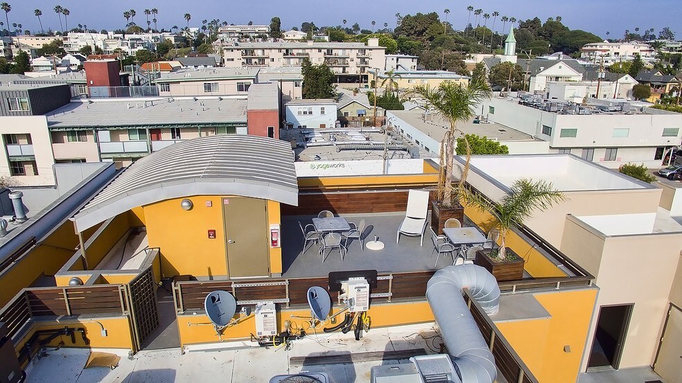 More Photos Of 2216 Main St, Santa Monica Apartments For Sale