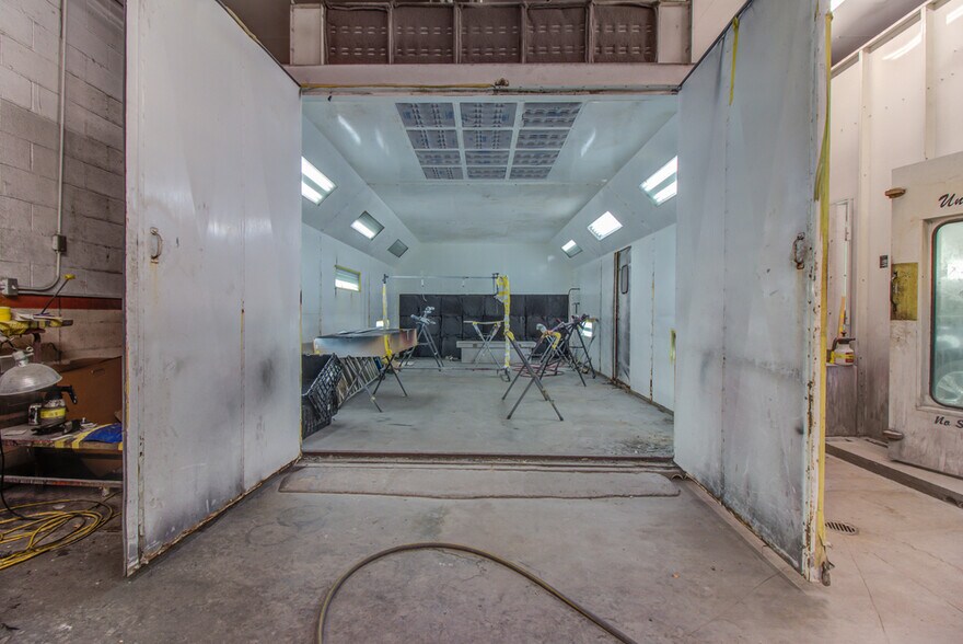 More Photos Of 1814 33rd Ave, Gulfport Auto Repair For Sale
