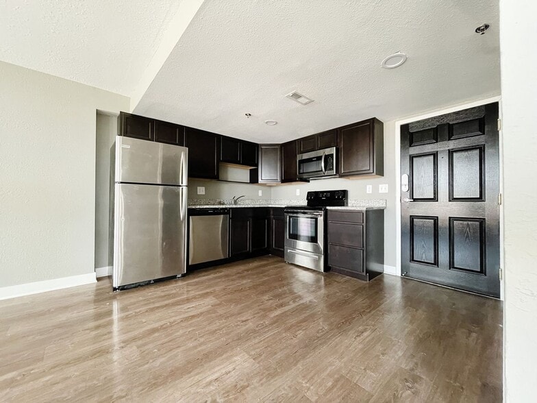 More Photos Of 1109 Jackson St, Anderson Apartments For Sale