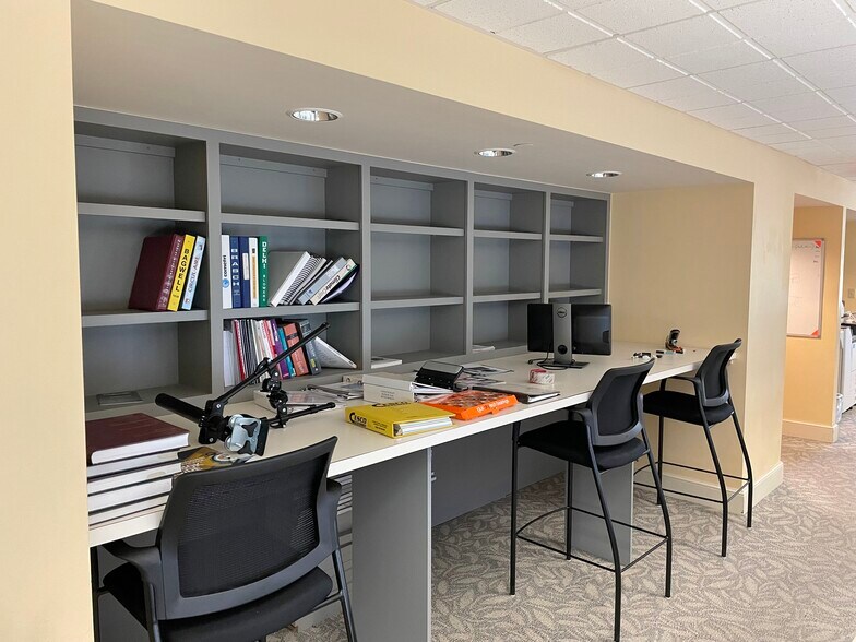 More Photos Of 105 N Hudson Ave, Oklahoma City Office For Lease
