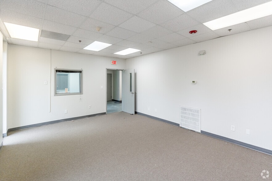 More Photos Of 3211 Bramer Dr, Raleigh Showroom For Sale