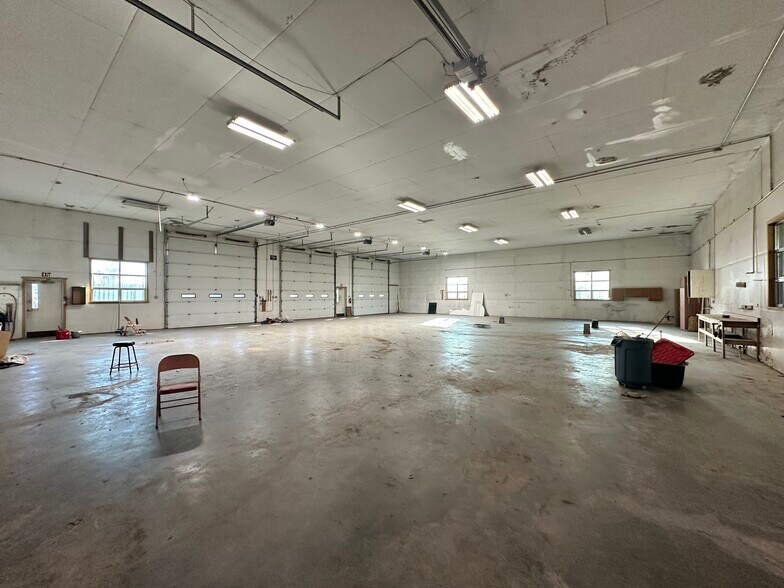 More Photos Of 9026 Kautzman Rd, Billings Warehouse For Lease