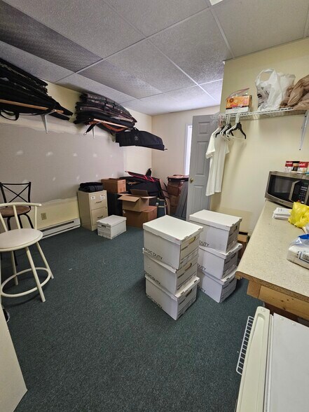 More Photos Of 1813 Main St, Northampton General Retail For Lease