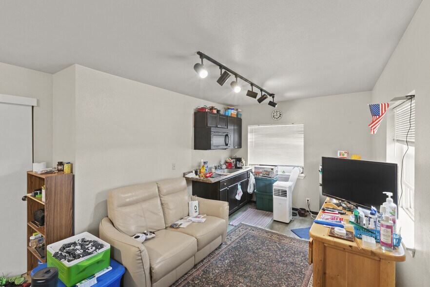 More Photos Of 457 SW 6th St, Redmond Apartments For Sale