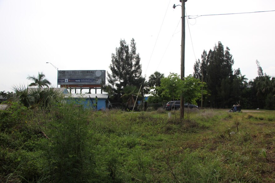 More Photos Of , North Fort Myers General Retail For Sale