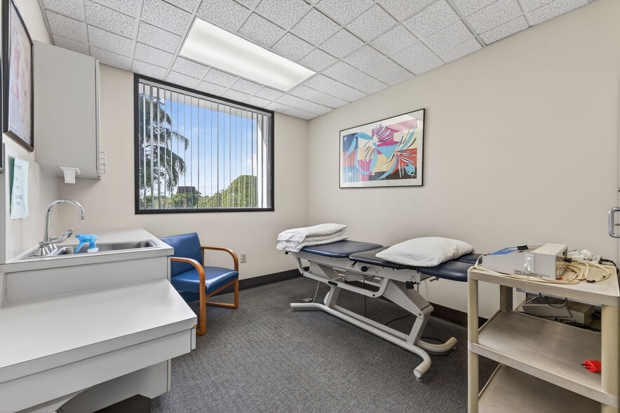 More Photos Of 1500 NW 10th Ave, Boca Raton Medical For Sale