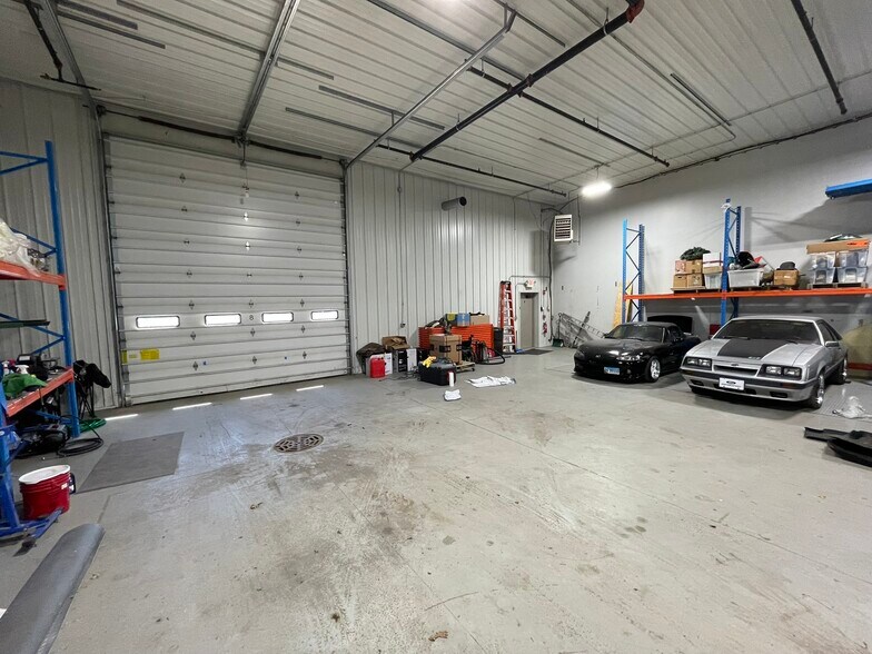 More Photos Of 747 Herra St, Elburn Light Manufacturing For Lease