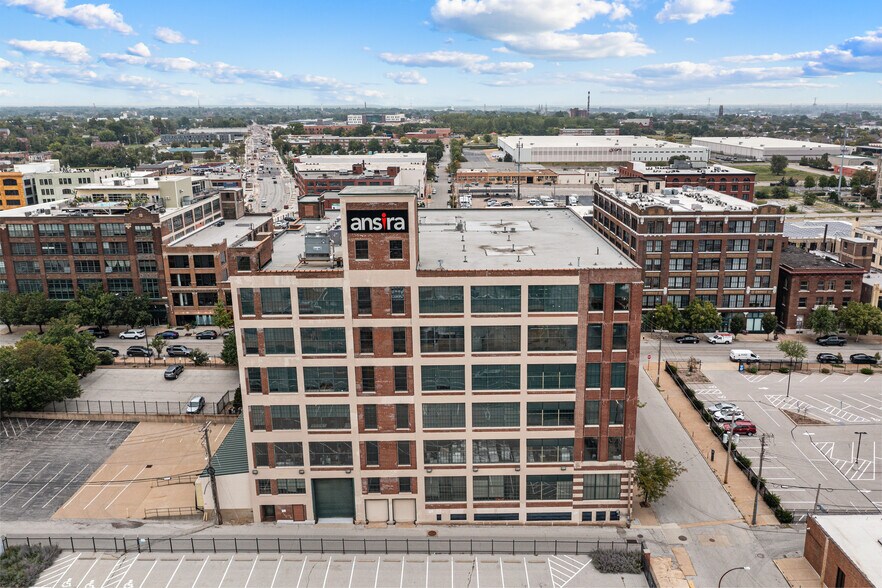 More Photos Of 2300 Locust St, Saint Louis Office For Lease