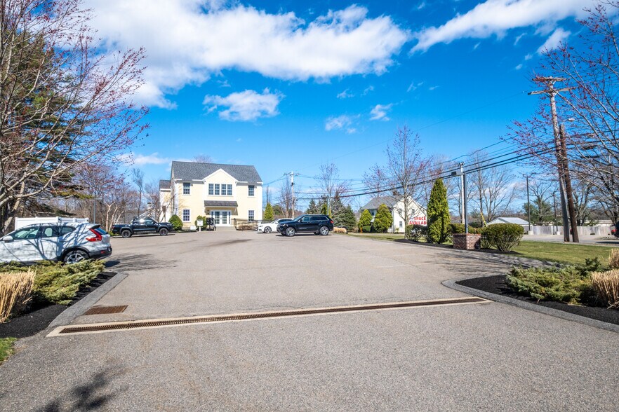 More Photos Of 600 Main St, Walpole Medical For Lease