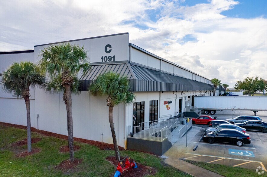 Primary Photo Of 1091 Gills Dr, Orlando Distribution For Lease