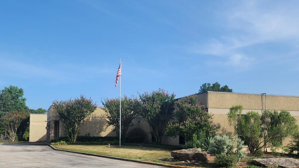 Primary Photo Of 9846 State Highway 31 E, Tyler Medical For Sale