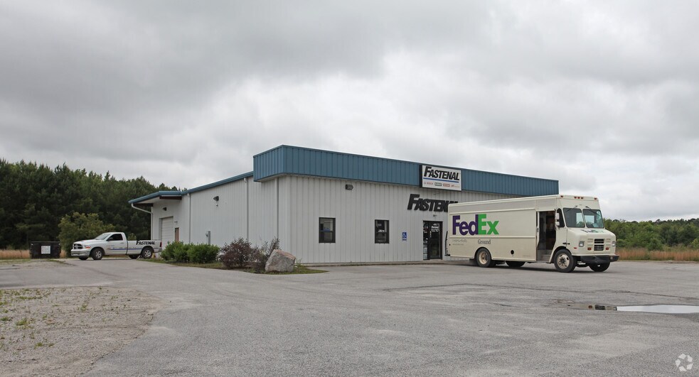 More Photos Of 408 S Governor Williams Hwy, Darlington Freestanding For Lease
