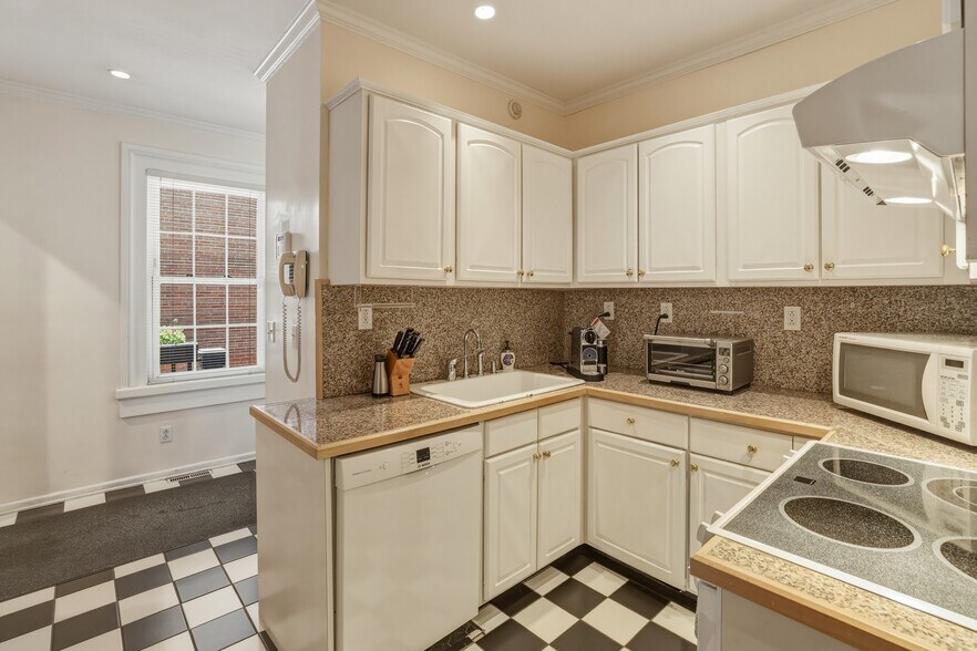 More Photos Of 445 Orange St, New Haven Office For Sale