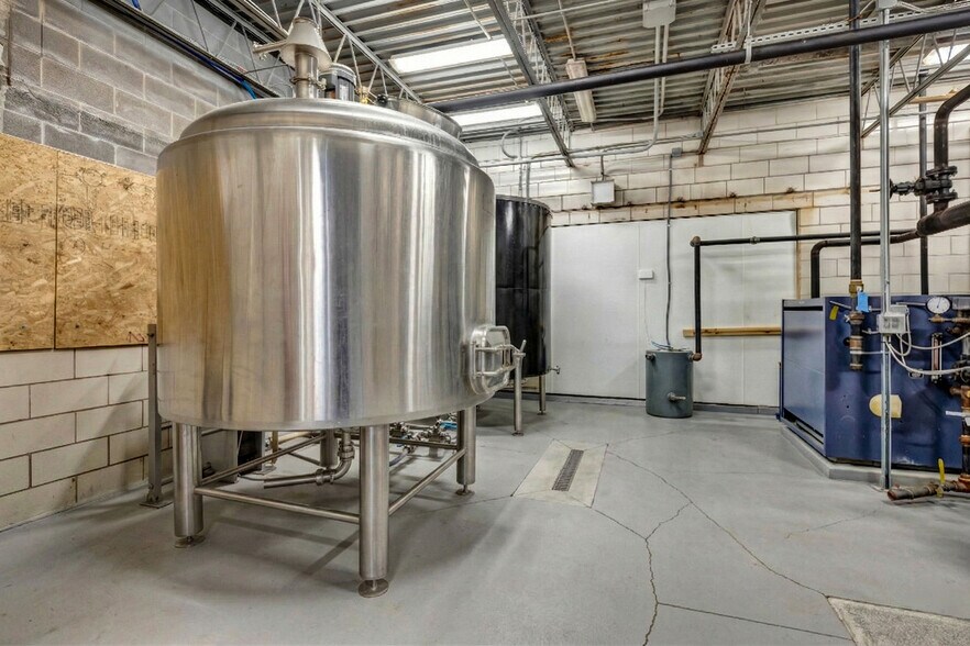 More Photos Of 2050 Sportys Dr, Batavia Warehouse For Sale