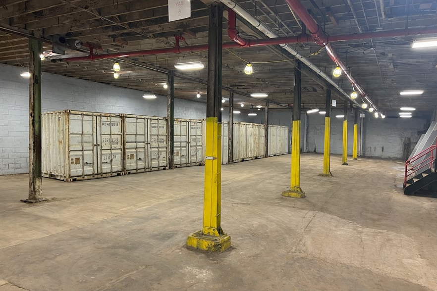 More Photos Of 3501 37th St, Mount Rainier Contractor Storage Yard For Lease