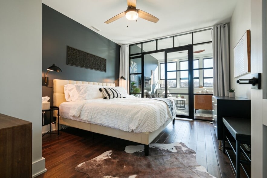 More Photos Of 122 College St, Asheville Storefront Retail Residential For Sale