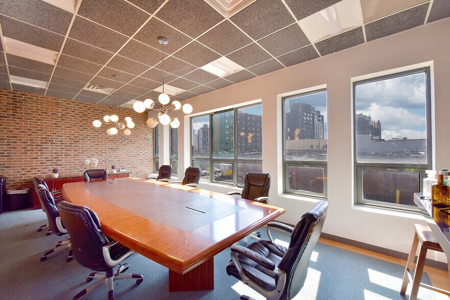 More Photos Of 9-15 38th Ave, Long Island City Warehouse For Lease