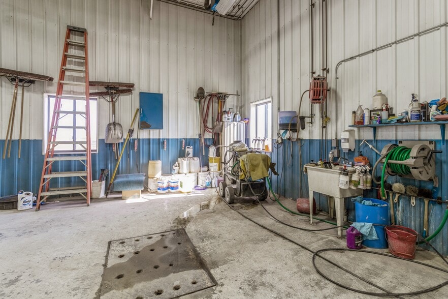 More Photos Of 2326 N Main St, Osceola Auto Repair For Sale