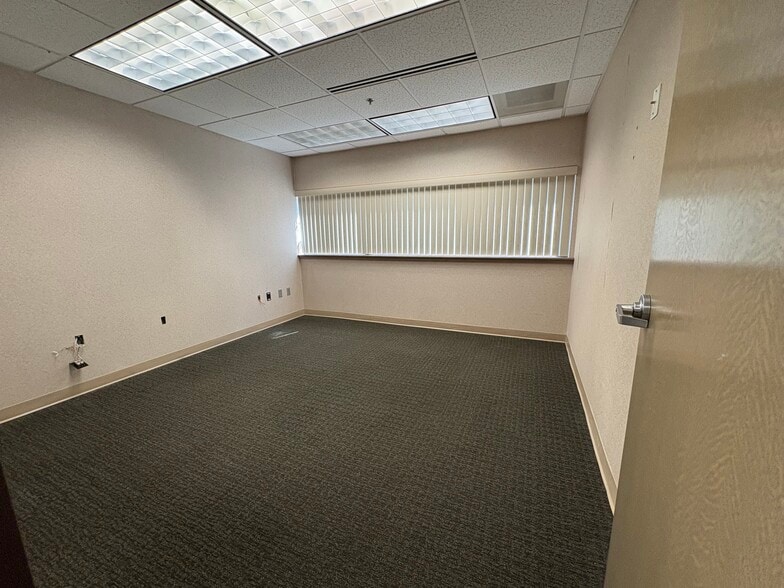 More Photos Of 151 Westpark Blvd, Columbia Office For Sale