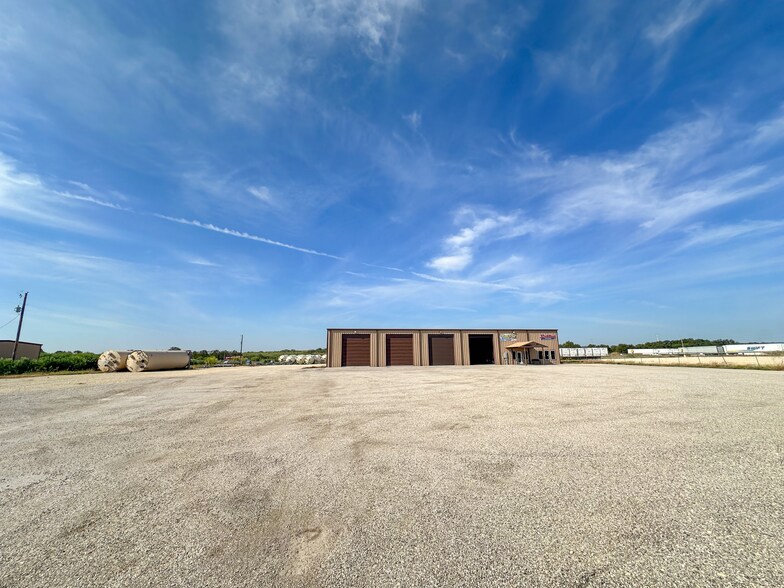 More Photos Of 846 York Creek Rd, New Braunfels Industrial For Lease