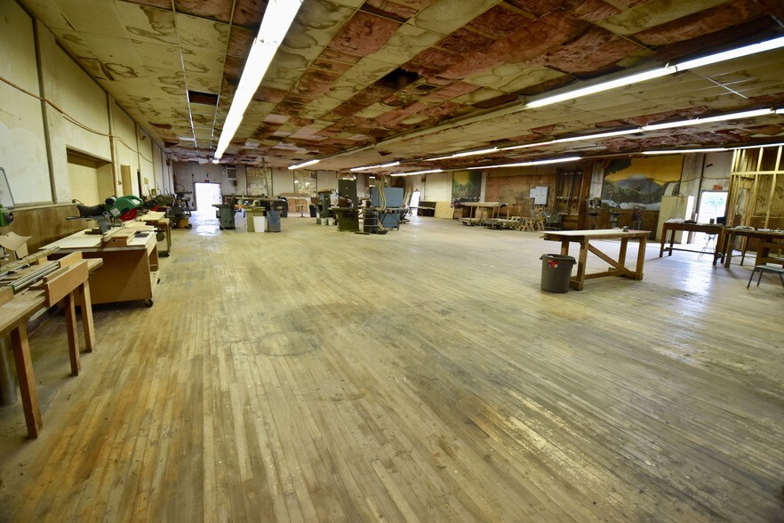 More Photos Of 155 N 9th St, Coplay Flex For Lease