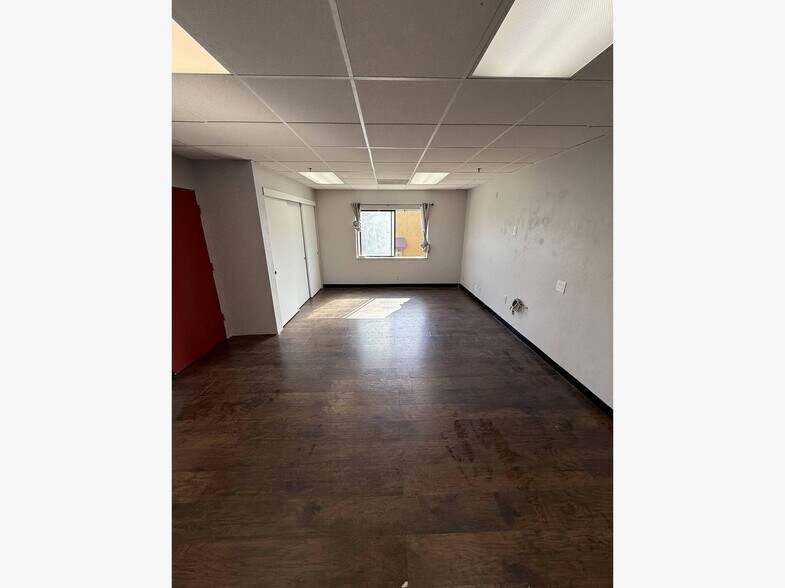 More Photos Of 4820-4834 Bissell Ave, Richmond Flex For Lease