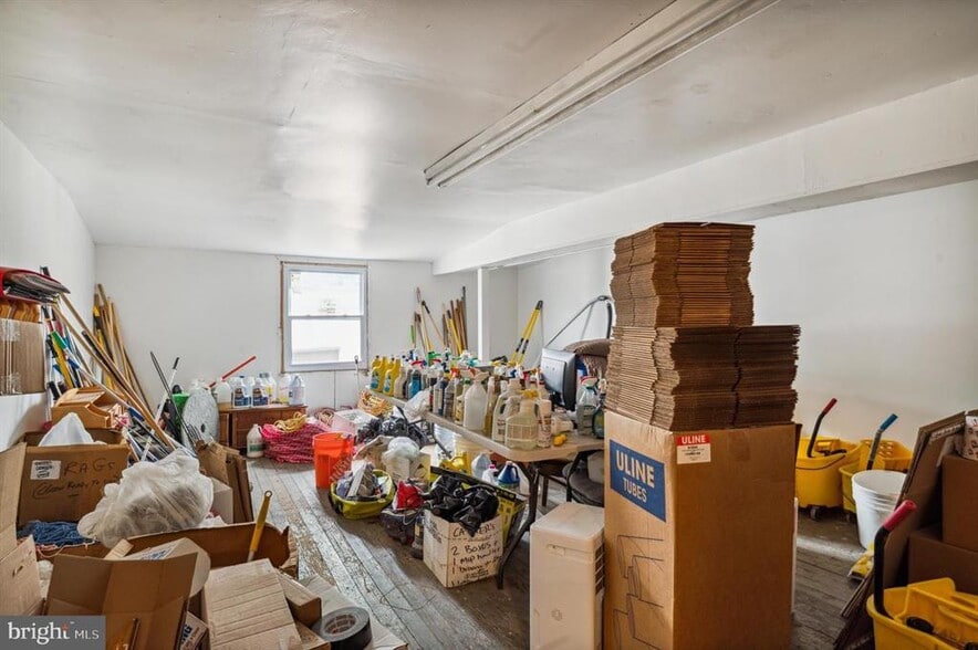 More Photos Of 934 Market St, Marcus Hook Storefront Retail Residential For Sale