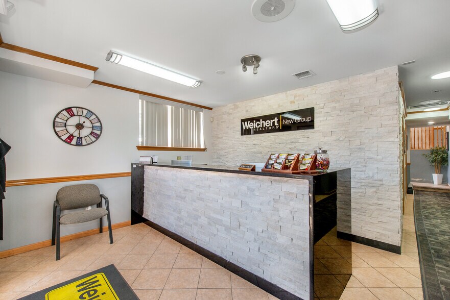 More Photos Of 237 Adams St, Newark Office For Sale