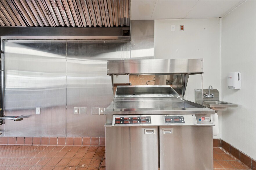 More Photos Of 1601 Butler Ave, Tybee Island Restaurant For Lease