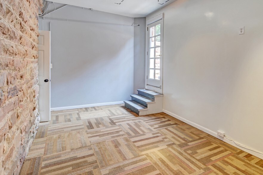 More Photos Of 741 Pearl St, Boulder Office For Lease