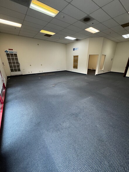 More Photos Of 1080 Broadway, Millbrae General Retail For Lease