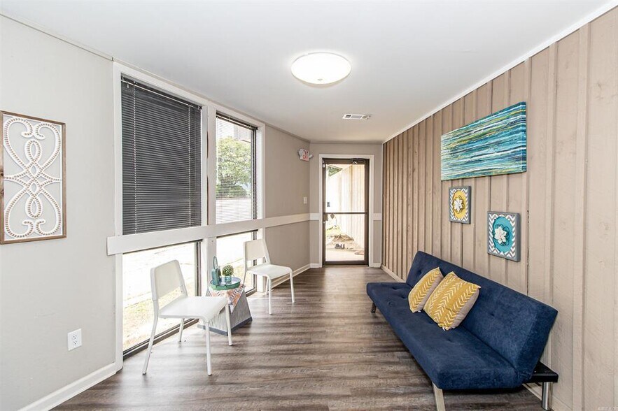 More Photos Of 5380 Central Ave, Hot Springs Office For Sale