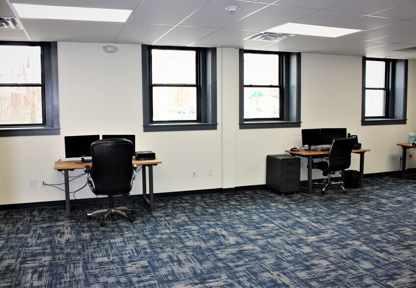 More Photos Of 901-907 West St, Pittsburgh Office Residential For Lease