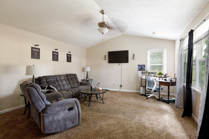 More Photos Of 100-102 Twin Acres Dr, Fayetteville Apartments For Sale