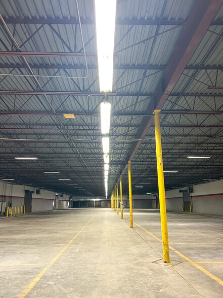 More Photos Of 840 Lakeside Dr, Mobile Warehouse For Lease