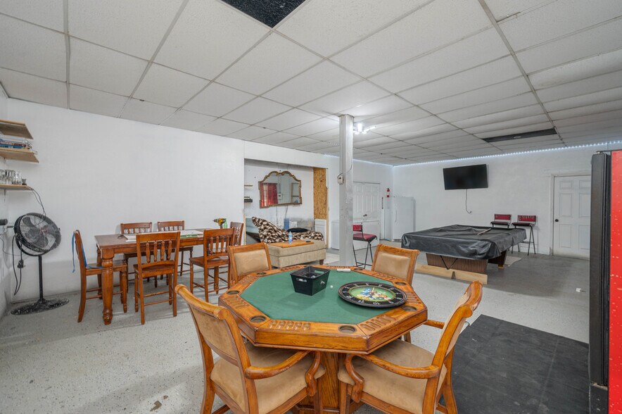 More Photos Of 322 S Scenic Hwy, Lake Wales General Retail For Sale