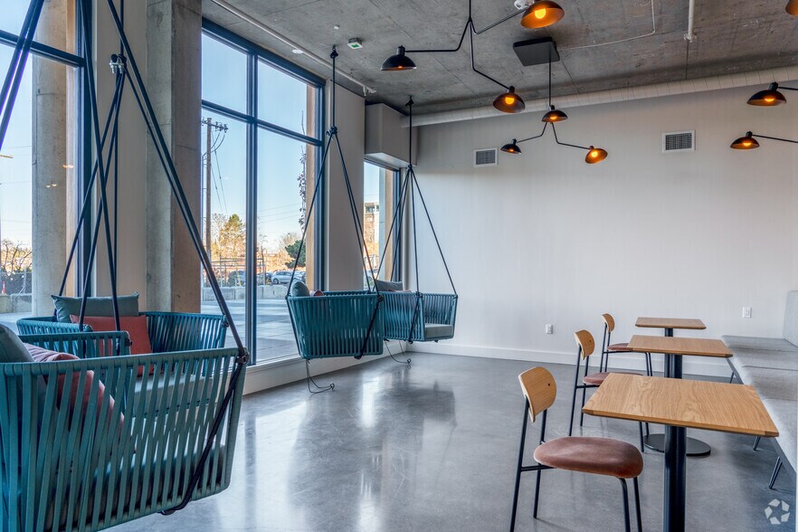 More Photos Of 875 NE 27th Ave, Portland Apartments For Lease