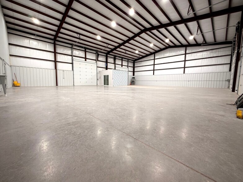 More Photos Of 3609 S County 1232 Rd, Midland Warehouse For Lease