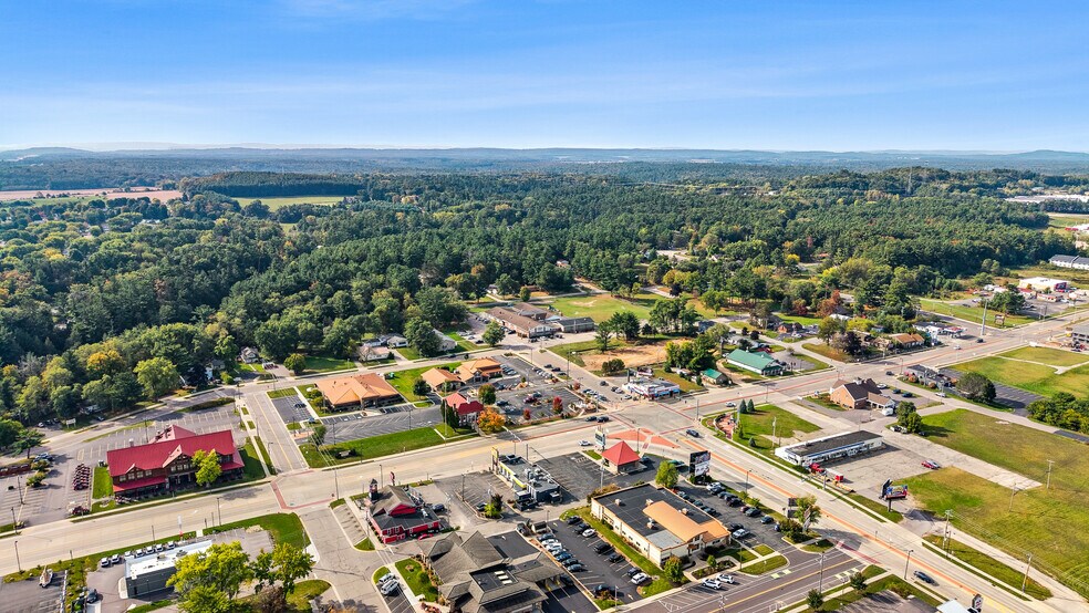 More Photos Of 31 S Wisconsin Dells Pky, Lake Delton Freestanding For Sale