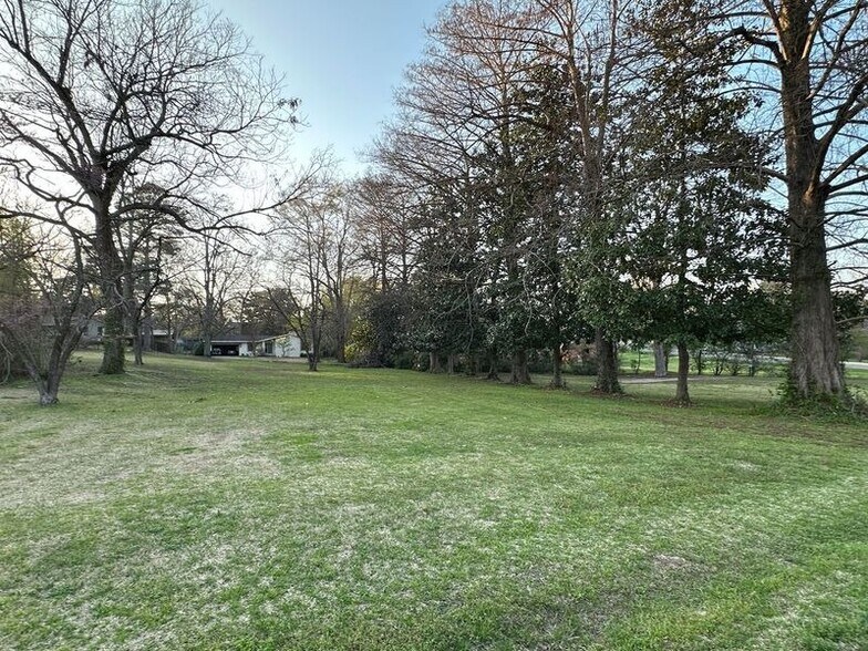 More Photos Of 202 College View St, Starkville Land For Sale