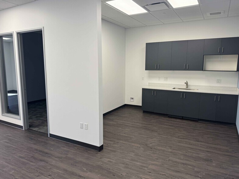 More Photos Of 131 W 33rd St, National City Warehouse For Lease