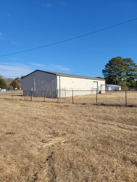 More Photos Of 6132 US 264 E, Greenville Auto Repair For Sale