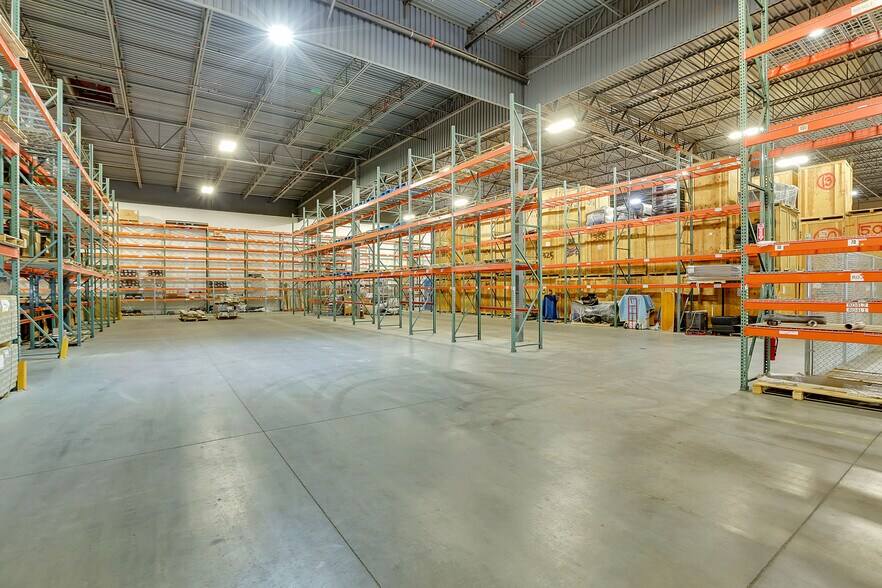 More Photos Of 5555 Joliet St, Denver Warehouse For Lease