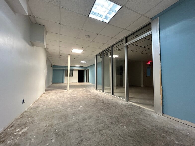 More Photos Of 2055 Liberty St, Hollywood Service For Sale