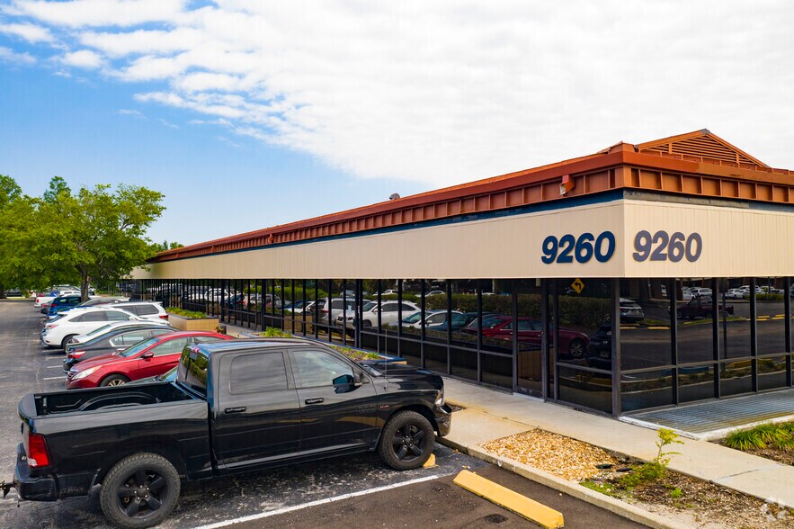 More Photos Of 9280 Bay Plaza Blvd, Tampa Unknown For Lease