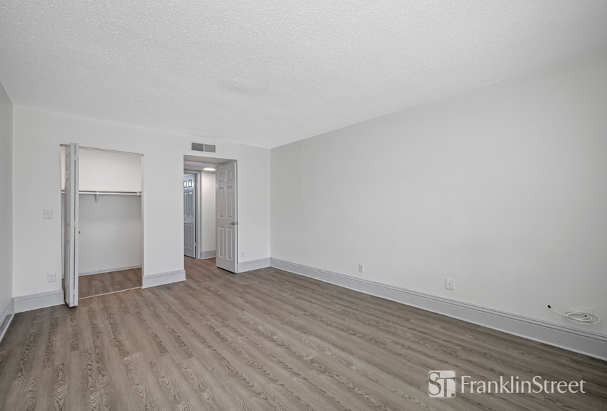 More Photos Of 120 47th Ave N, Saint Petersburg Apartments For Sale