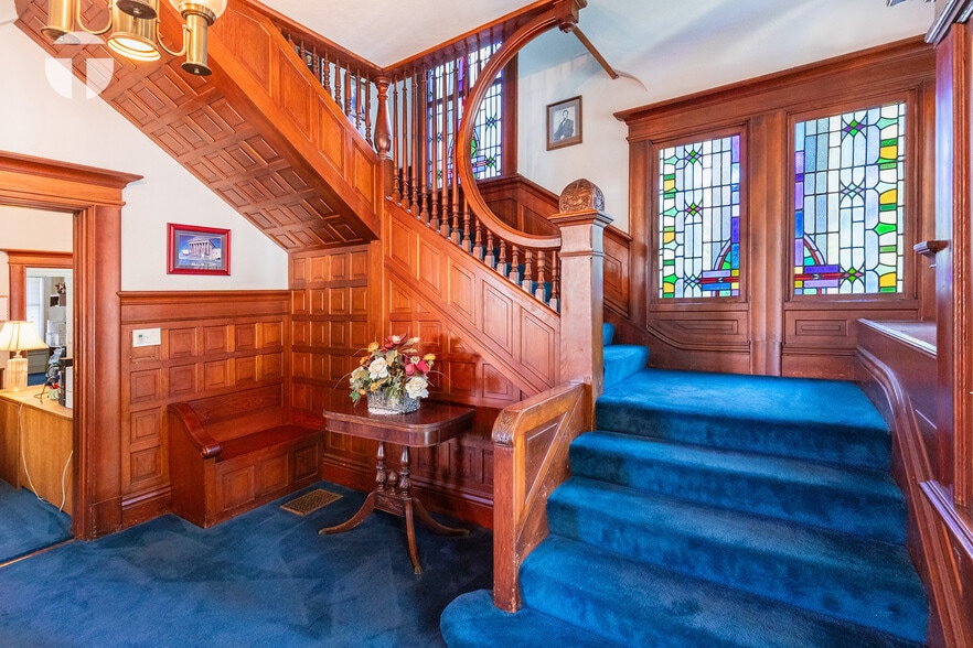 More Photos Of 2131 L St, Sacramento Office Residential For Sale