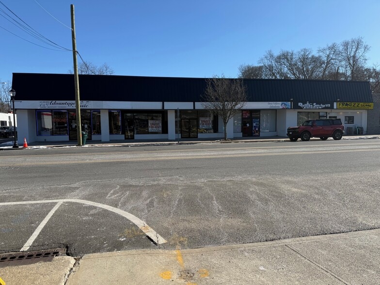 More Photos Of 419-437 Hawkins Ave, Ronkonkoma Storefront For Sale