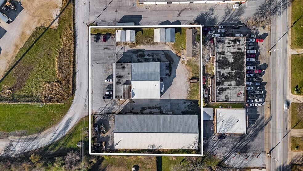 Primary Photo Of 2101 S ARKOLA Dr, Springdale Warehouse For Sale