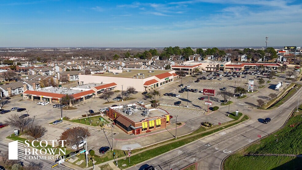 More Photos Of 721-725 S Interstate 35, Denton Office For Lease